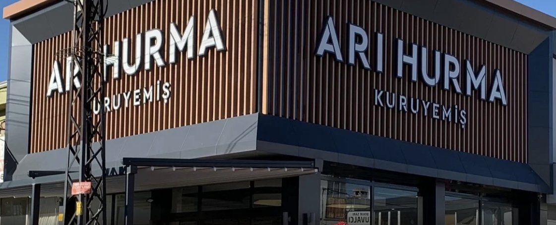 Arı Hurma Kuruyemiş şube binası